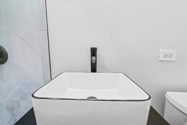 Photo - 1904 S Loomis St Unit 2nd Floor