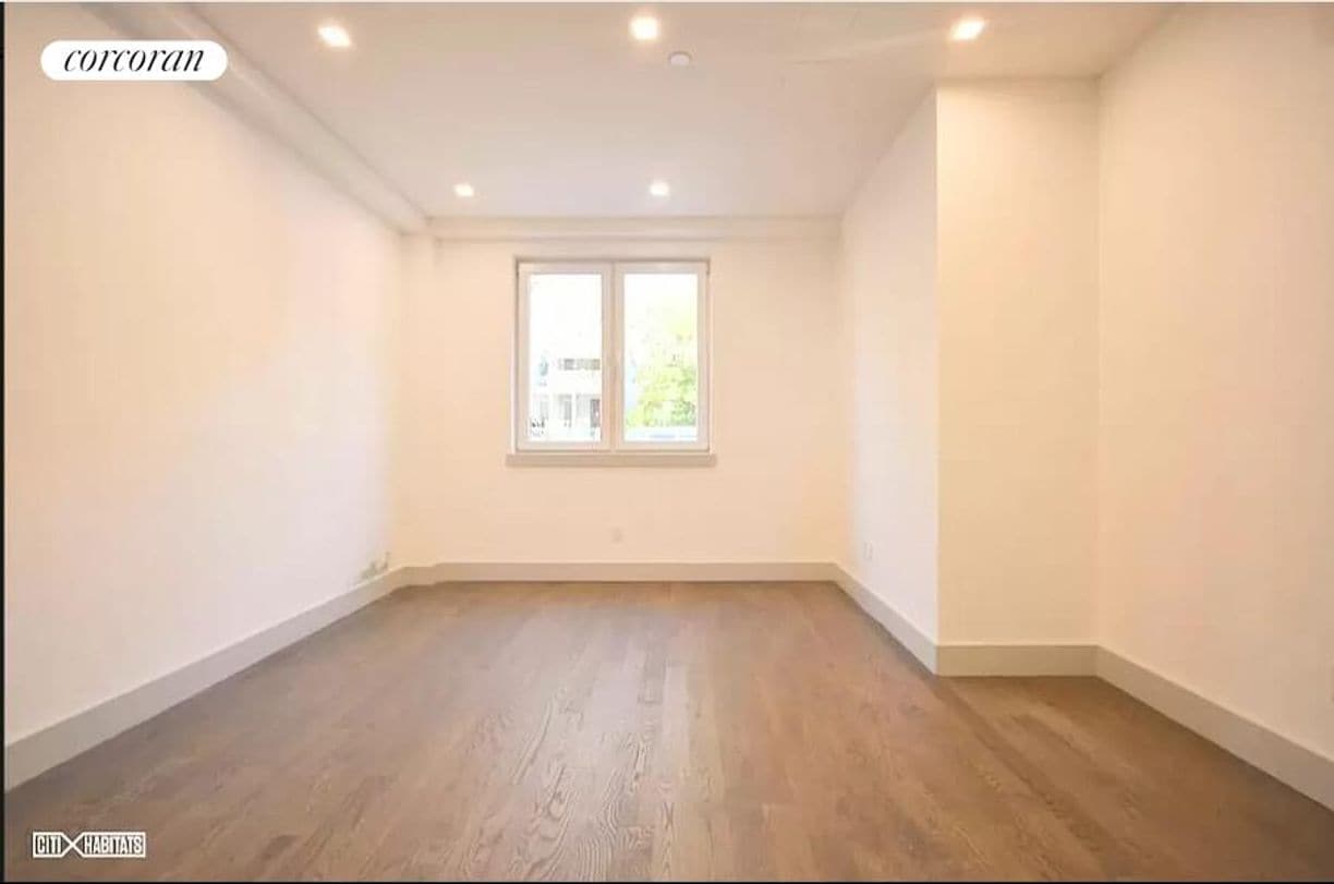 Photo - 894 New York Ave