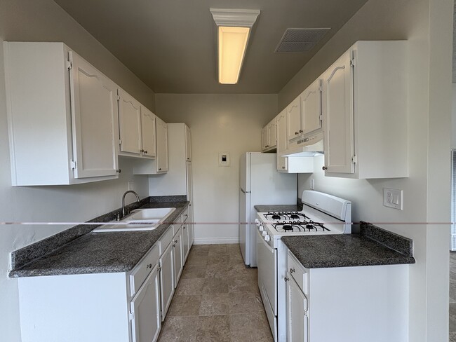 Photo - Cliff Manor Apartments