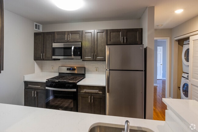 2 Bdr, 2 Bath 1010 sf Kitchen