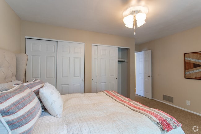 2BR, 1BA - 960 SF Model - Beau Jardin