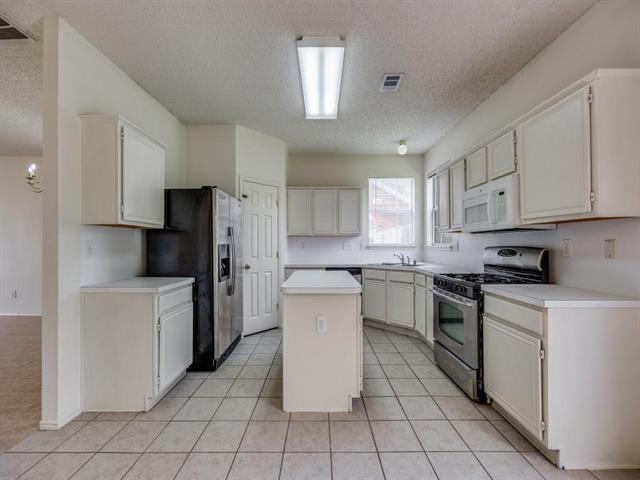 Photo - 833 Bellflower Dr