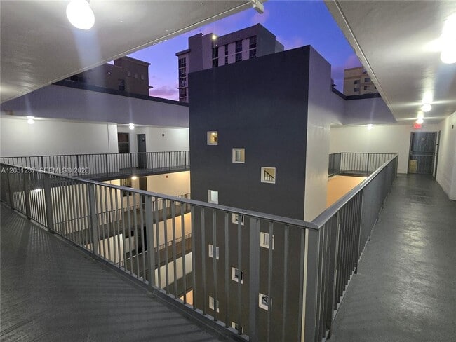 Photo - 546 SW 1st St Unit 607