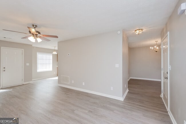 Photo - 6481 Alford Way