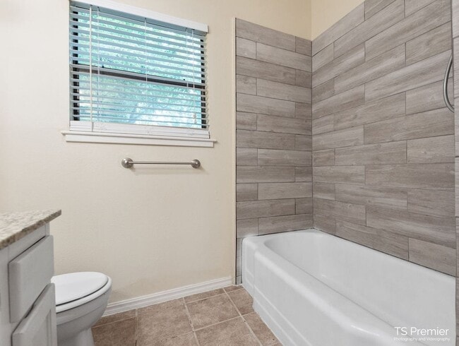 Photo - 1700 E Mission Blvd