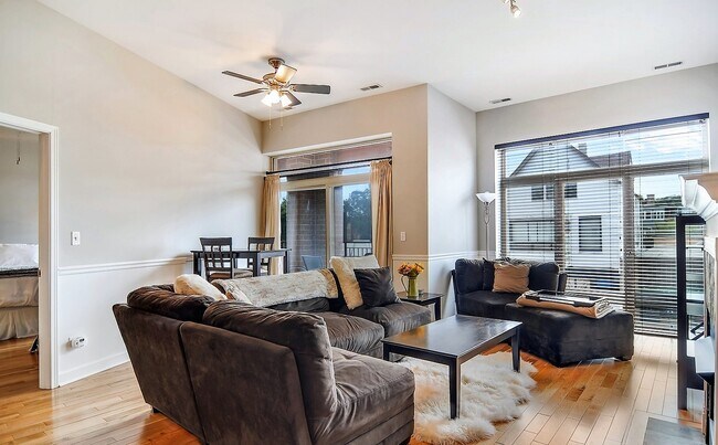 Photo - 5067 N Lincoln Ave Unidad 5067