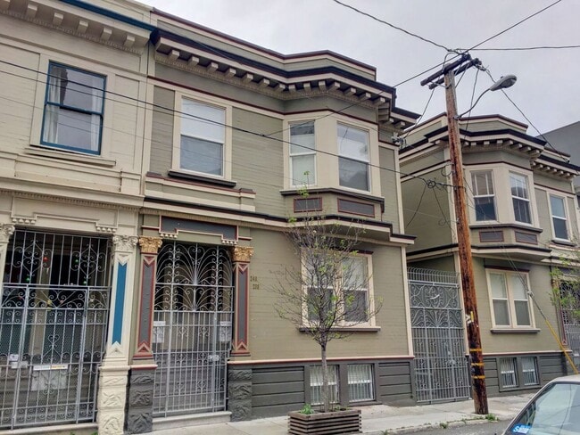 Building Photo - Heart of Hayes Valley - Updated 3 Bed, 2 B... Rental