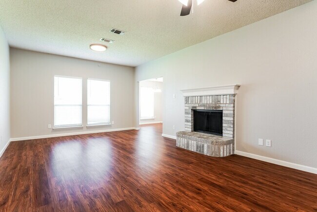 Photo - 4616 Wheatland Dr