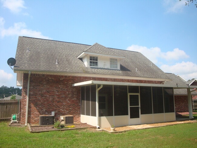 Photo - 170 Zoe Dr