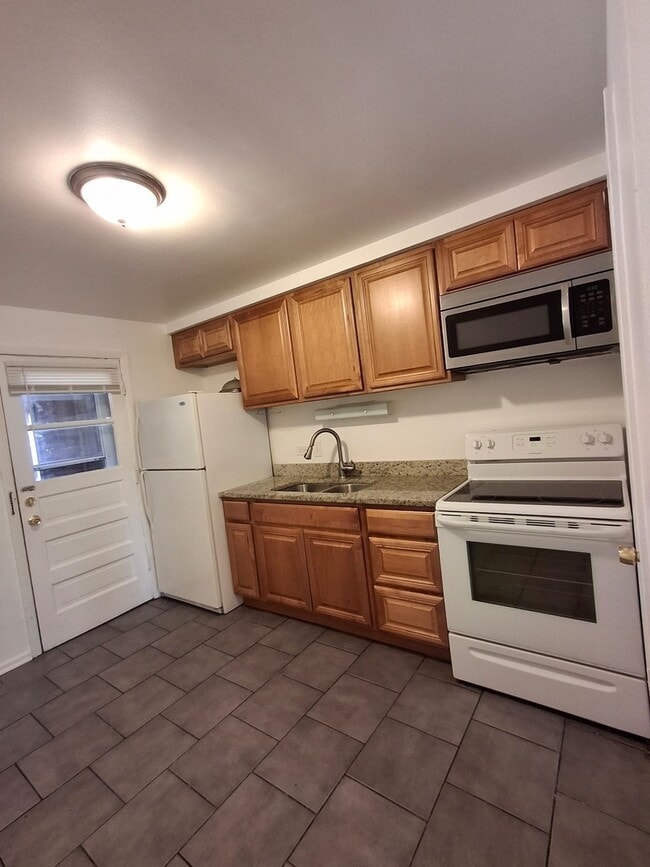 Photo - 2127 S 15th Ave