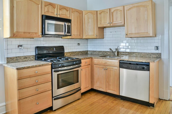 Building Photo - 4203 N Damen Ave Unit 3