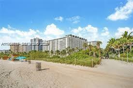 Building Photo - 2899 Collins Ave Unit 638