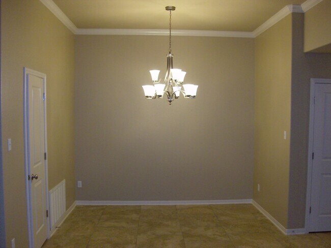 Photo - Available 7/13/26 Charming 2 Bed / 2 Bath Duplex Near Bunny