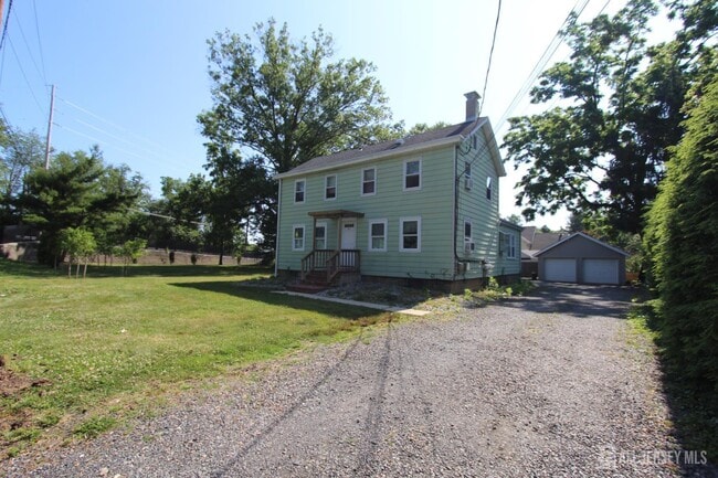 Photo - 2 Maple Ave