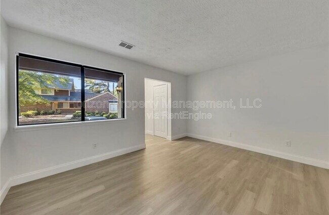 Photo - 43 Country Pl Ct