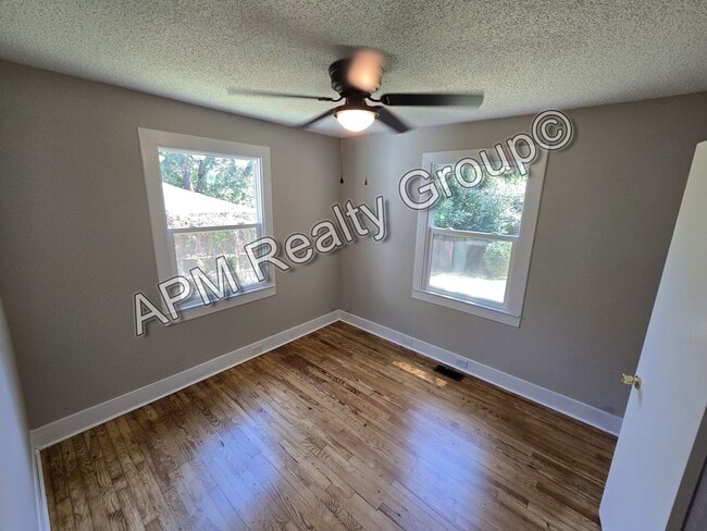 Photo - 1010 Denny Rd