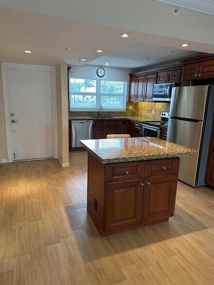 Photo - 3224 S Ocean Blvd Unidad 310B