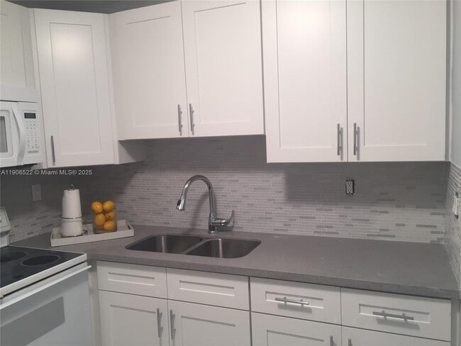 Photo - 1720 Funston St Unit 104