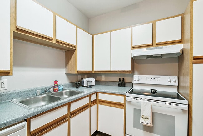 Photo - Almeda Park Apartments