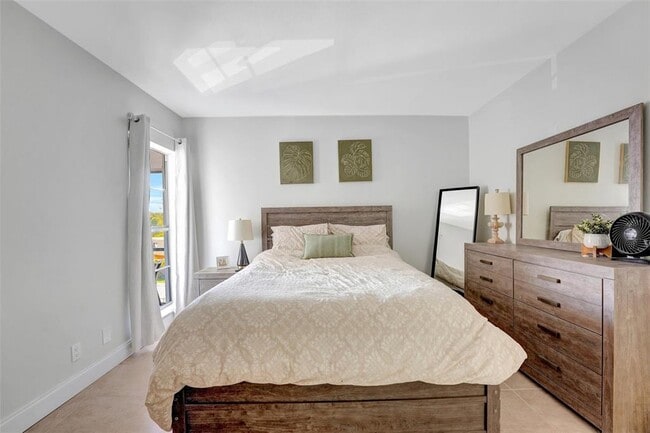 Photo - 2970 NE 16th Ave Unidad 403