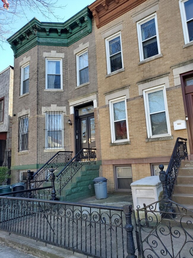 Photo - 1380 Park Pl Unit 1