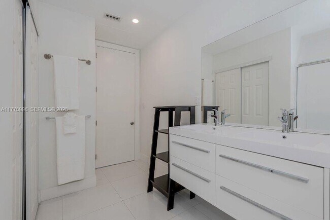 Photo - 2301 Collins Ave Unit 1624