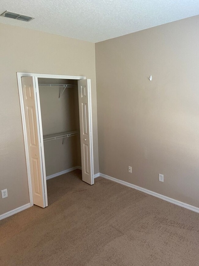 Photo - 628 Madina Cir