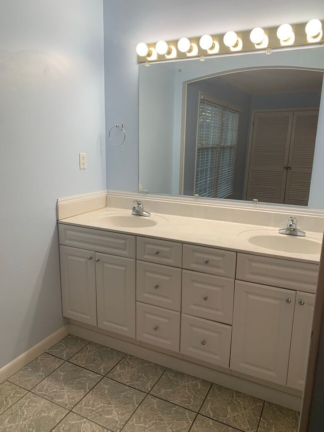 Photo - Upcoming Spacious End Unit in Francisco Place!