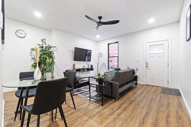 Living Room - 523 Alpine Ave