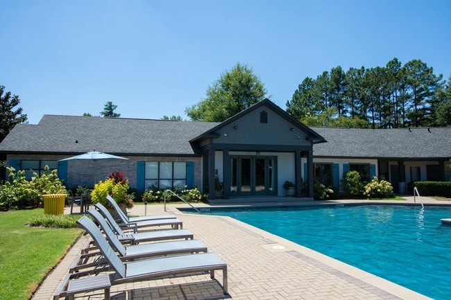The Lakes Apartments