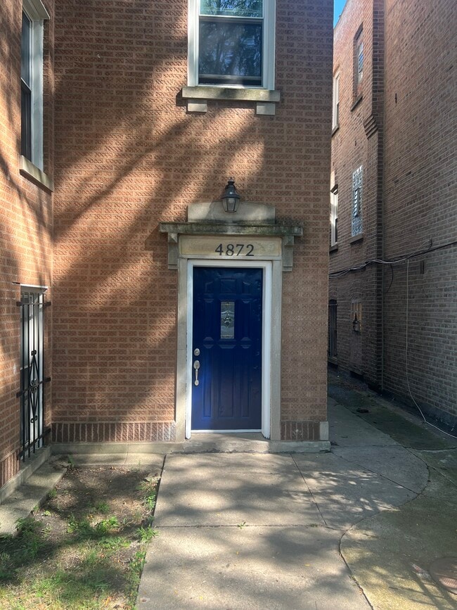 Photo - 4872 W Homer St Unidad 1st Floor