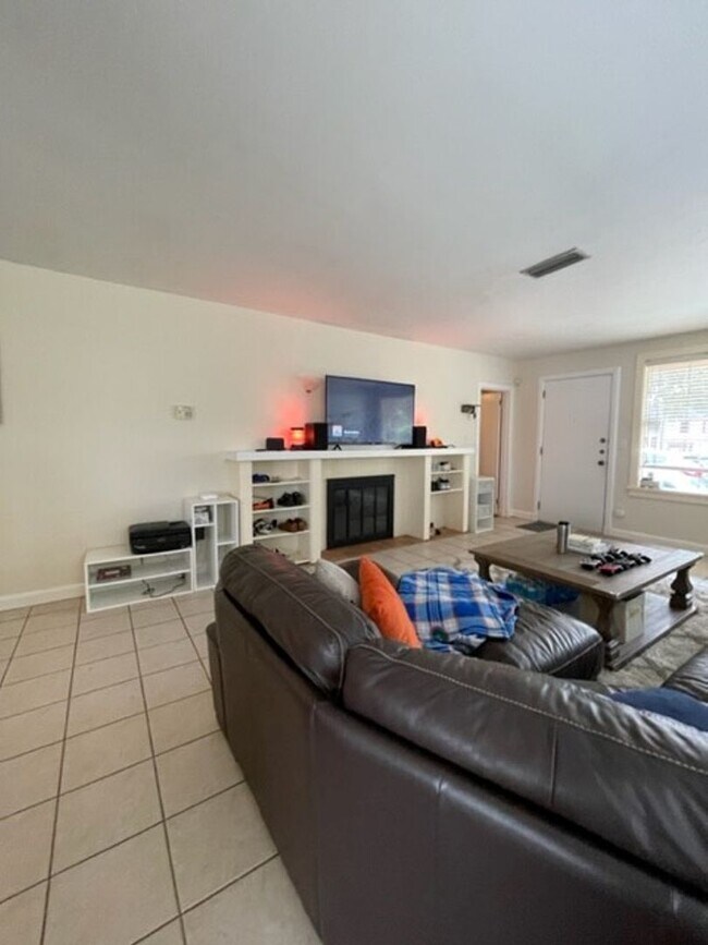 Photo - R1016 University Heights Unit House