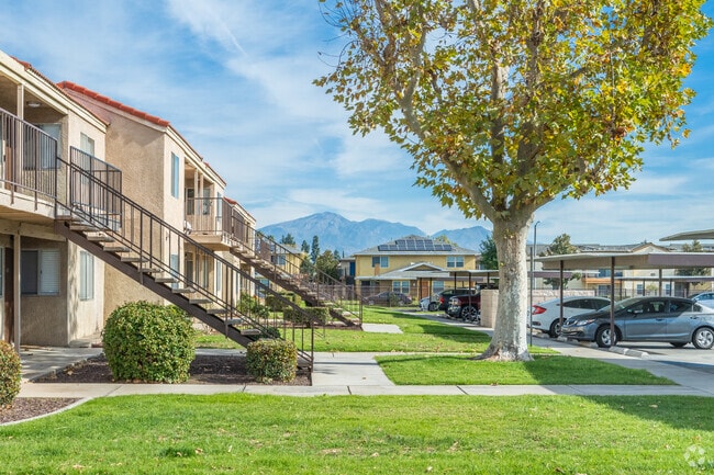 Sierra Pointe