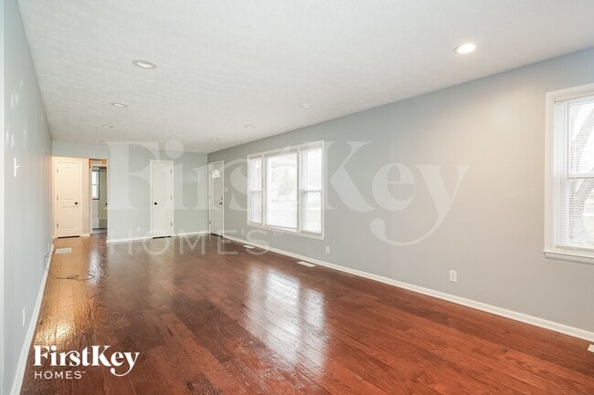 Photo - 371 S Hendricks Dr