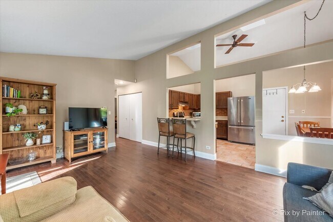 Photo - 417 Bayview Ave