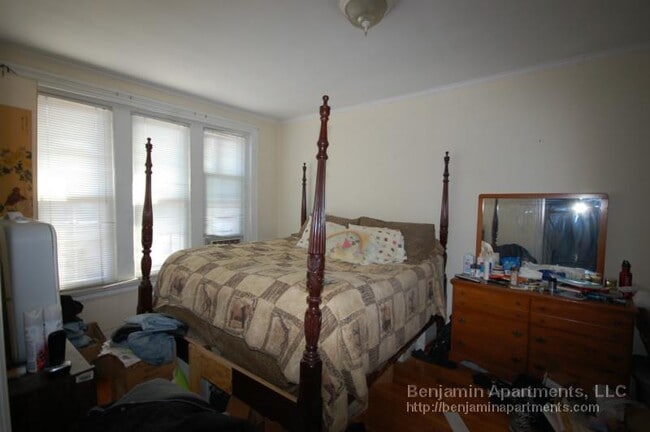 Photo - 15 Glenville Ave Unidad 12