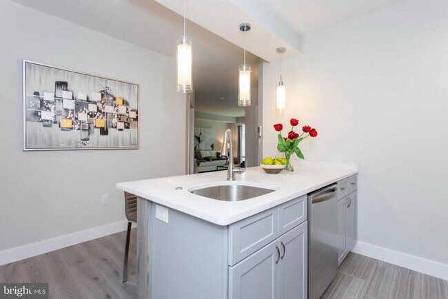 Photo - 1533 Parrish St Unidad 3D