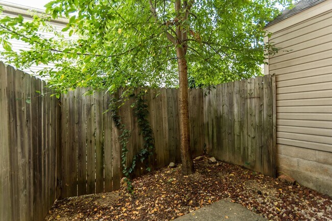 Photo - 702 E Sherwood Hills Dr