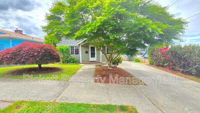Photo - 2411 E 13th St