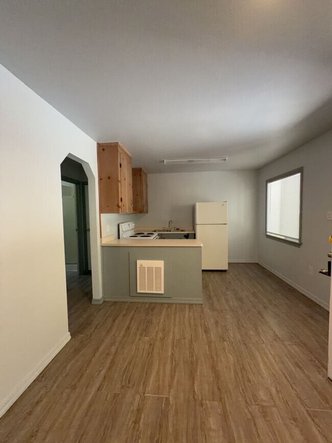 6599 Hohape Ave Unit 2