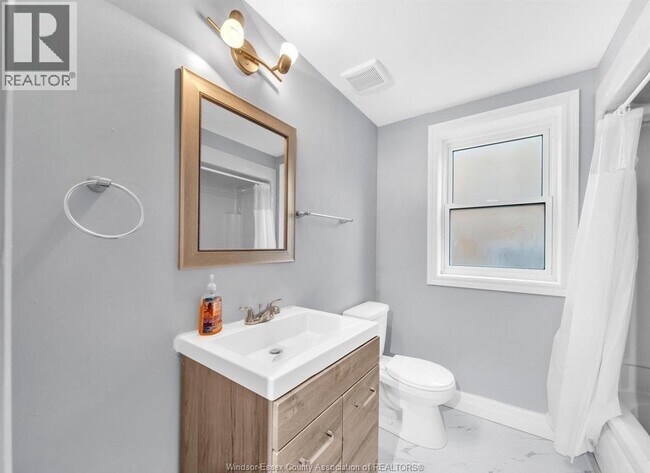 Photo - 715 Randolph Ave