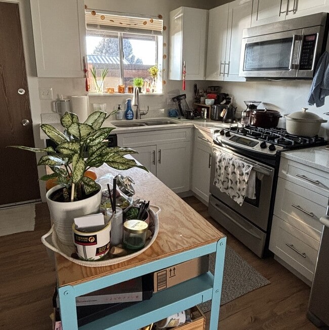 Photo - 2145 E Oakridge Dr Unit Apt C