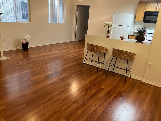 Photo - 1952 Selby Ave Unidad 103