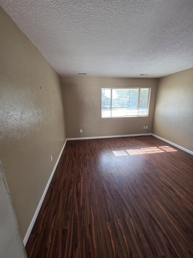 Photo - 488-32 1/8 32 1/8 Rd