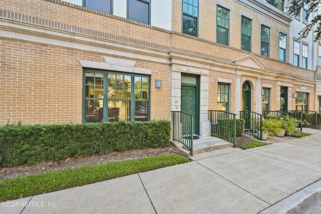 Photo - 1661 Riverside Ave Unit 107