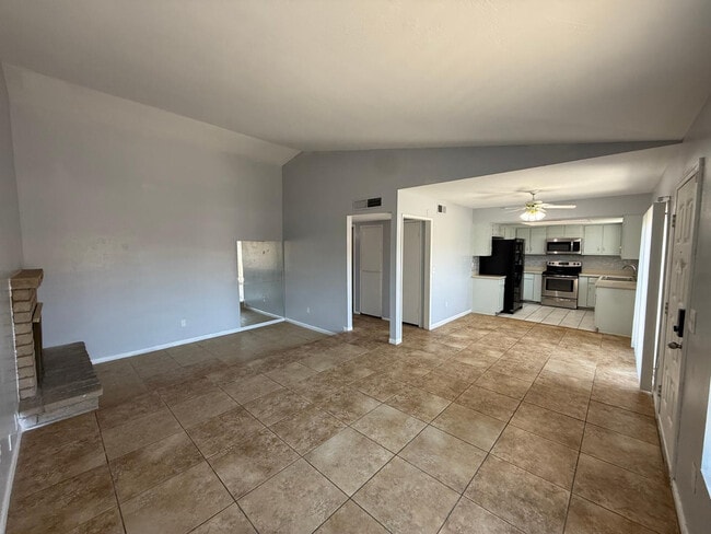 Photo - 126 W Loma Vista Dr