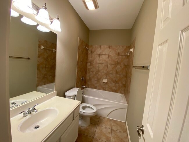 Photo - 1101 E Parmer Ln Condo Unit 205
