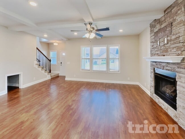 Photo - 124 Lucerne Ln