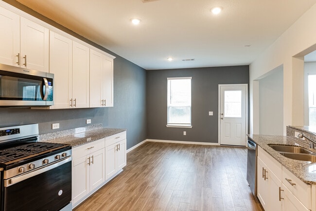 Photo - 5707 Finely Run St