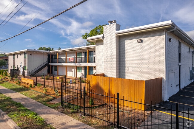 Photo - Gaston Corners